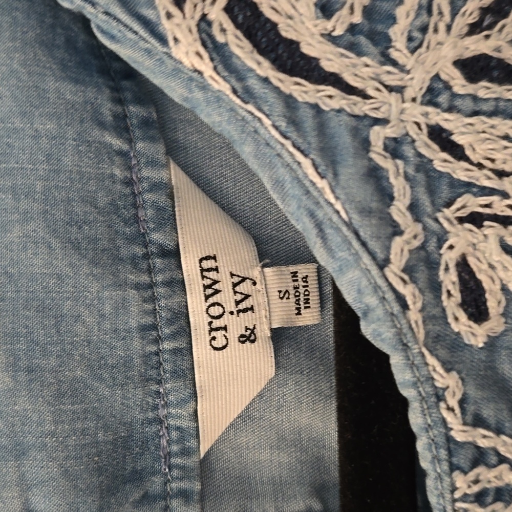 EUC Crown & Ivy Light Blue Embroidered Blouse Size S (#14) - Picture 4 of 6